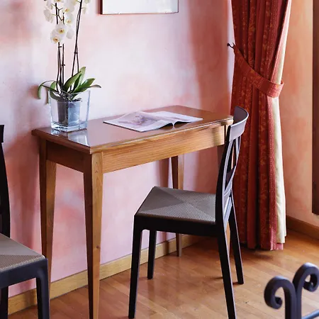 Internazionale ホテル アンコーナ