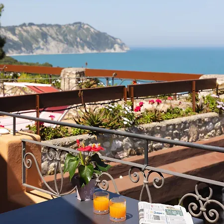 فندق Internazionale أنكونا