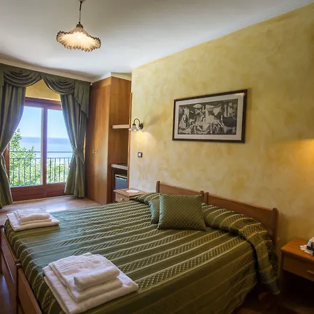 Internazionale ホテル アンコーナ